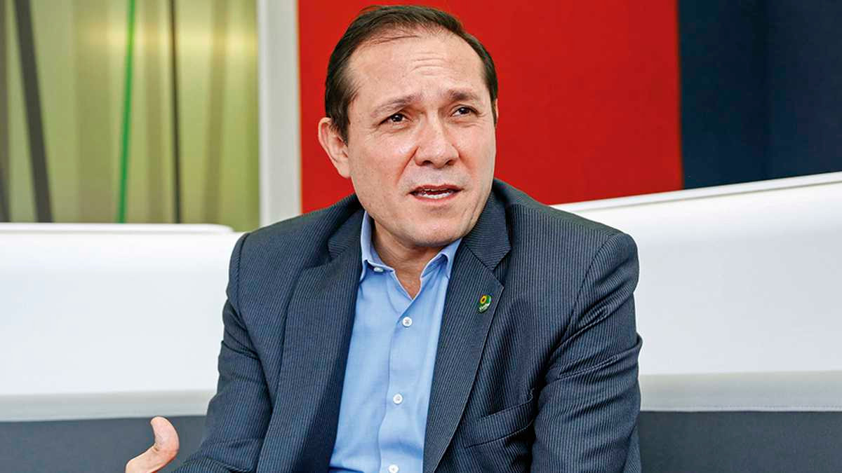 Nuevo jefe del gabinete de Claudia López es el exsenador Antonio Sanguino