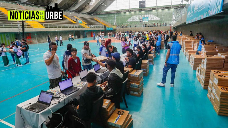 Alcaldía Medellín mantiene la entrega y seguimiento de computadores futuro
