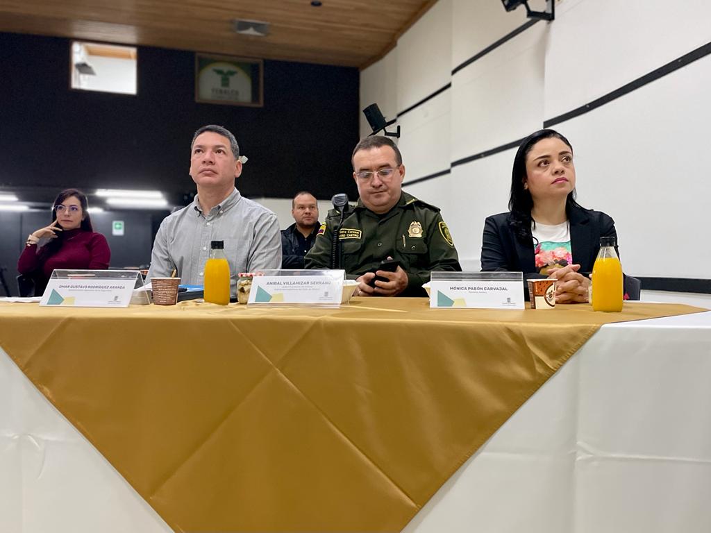 La Alcaldía Distrital, la Policía y los gremios firman acuerdos para las dos primeras zonas seguras en el Centro de Medellín